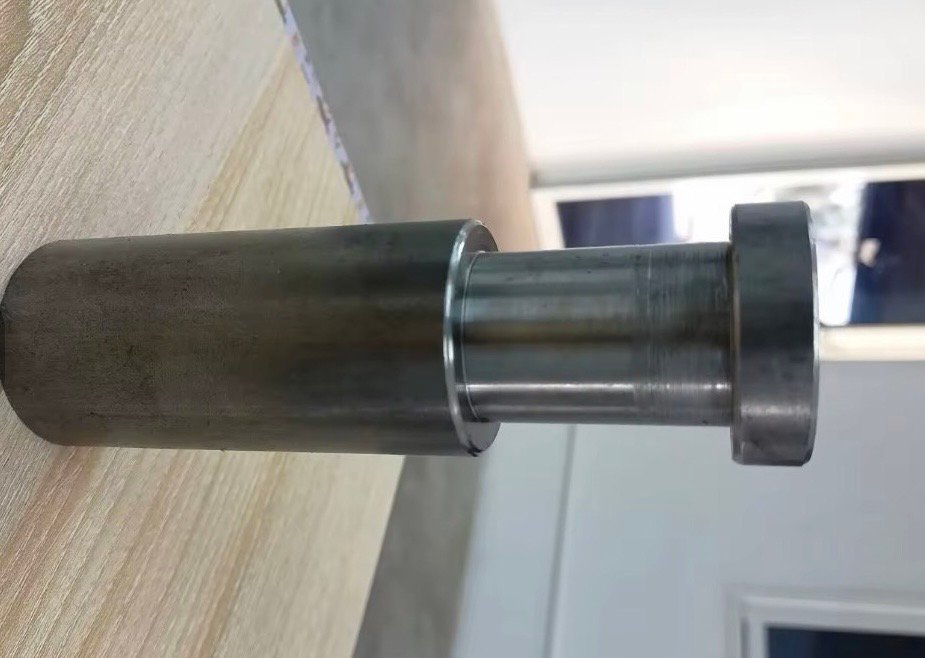 สลักล็อดบน