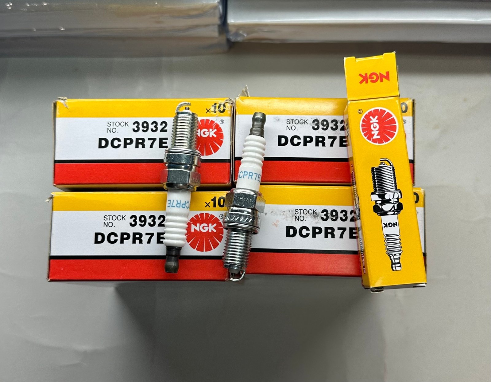 หัวเทียน. เครื่องเบนซิน  Toyato Avanza./ Suzuki / multicab f5b k6a