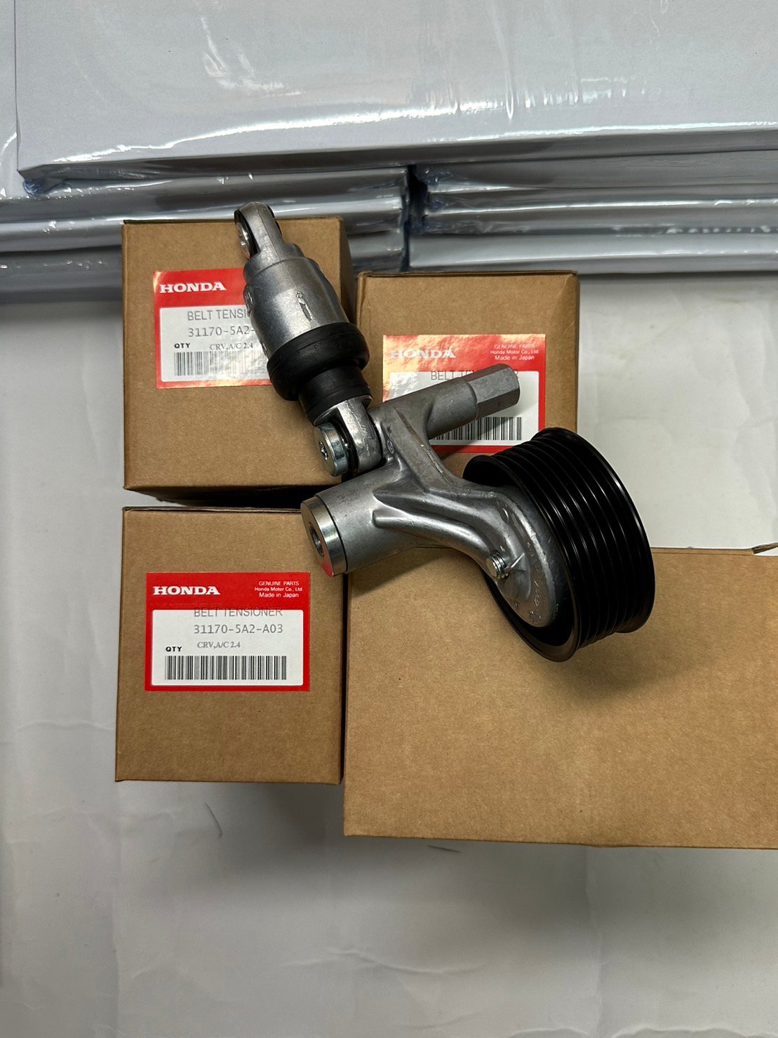 ลูกรอกพร้อมโช๊ดดันสายพาน. HONDA. CRV.   Accord.  2.4. ปี 08-12. GAN 4.  OEM