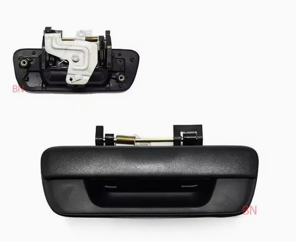 มือเปิดกะบะท้ายอันกลางพลาสติกสีดำ. D-max. ปี 03-11