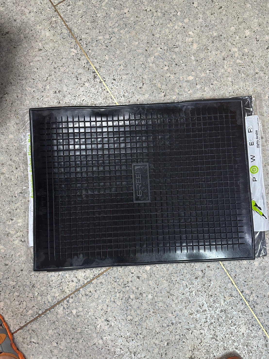 ยางปูพื้น  ตาราง   20×27.  /ผืน