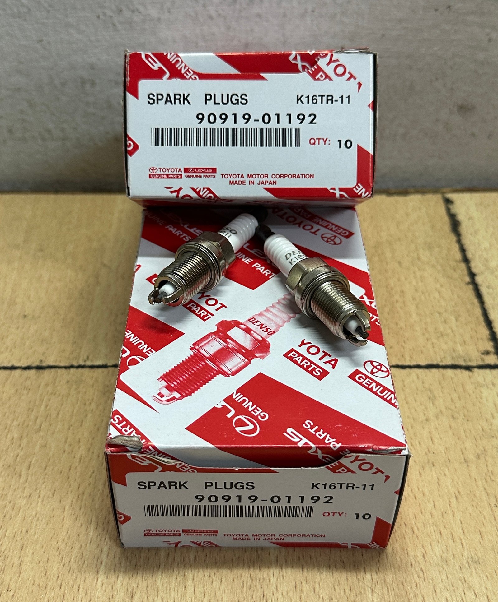 หัวเทียน T/T. LEXUS / Sienna / และรถยุโรป  2เขี้ยว